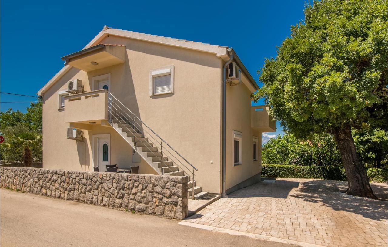 Nice Apartment In Malinska Dubasnica With Kitchen Exteriér fotografie