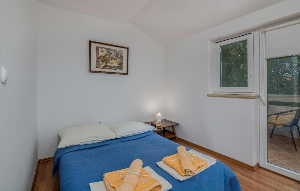 Nice Apartment In Malinska Dubasnica With Kitchen Exteriér fotografie