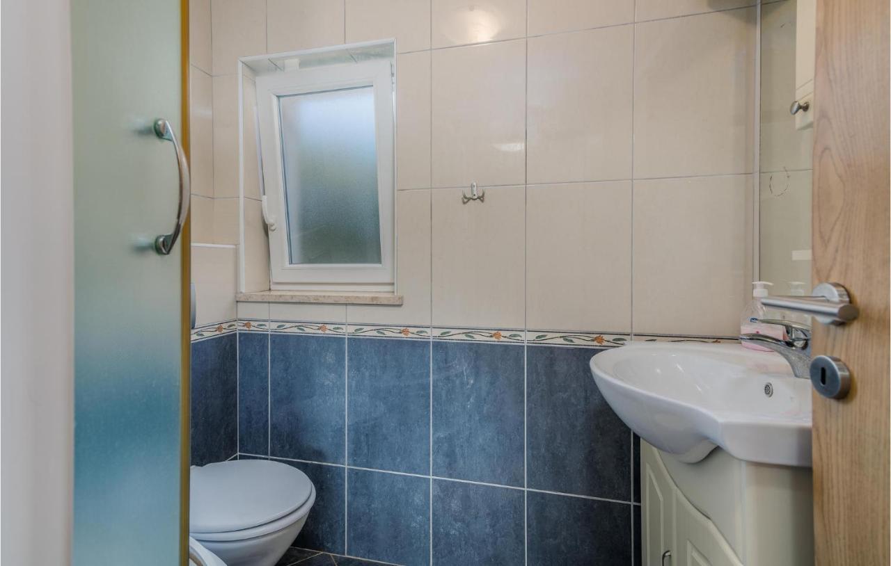 Nice Apartment In Malinska Dubasnica With Kitchen Exteriér fotografie